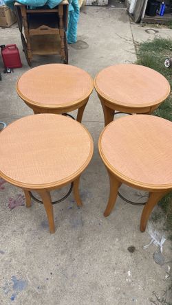 Shermag round end table, identified by the manufacturer code 8182-170-C321-099.