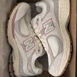 New Balance 2002r Sea Salt Brighton Grey Size 5.5Y (Women size 7) Brand New