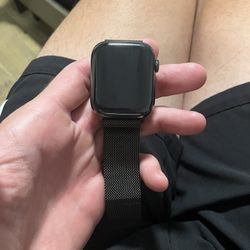 Apple Watch 8 45mm Cellular Like New