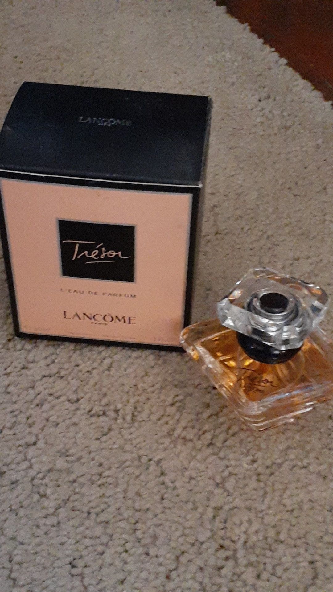 Womans perfume