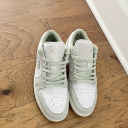 Men Jordan AJ 1 Low SE