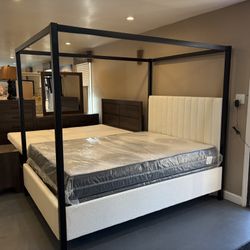 New Queen Canopy Bed Frame 
