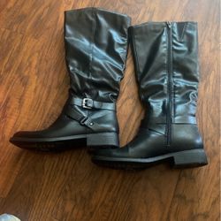 Shorts boots 8.5 
