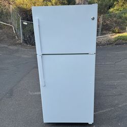General Electric Refrigerator Fridge Freezer Free Local Delivery/30 Day Warranty