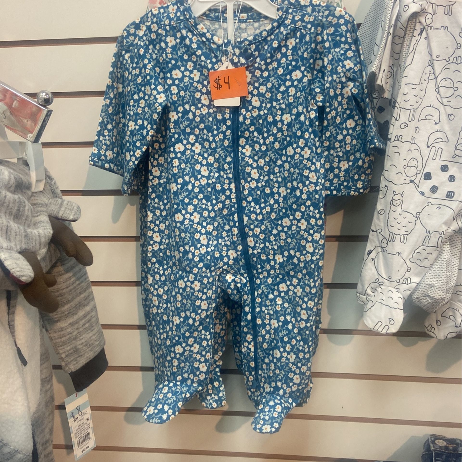 Snuggly Keeps Baby Warm