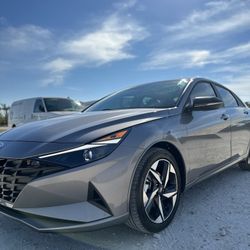 2023 Hyundai Elantra SEL With Convenience Package