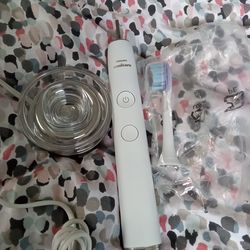 Sonicare Phillips and diamond clean toothbrush