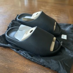 Yeezy Slide