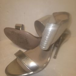 Puma Lopez Shoes woman size 7.4  silver leather High Heels 