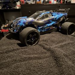 Traxxas Rustler 4x4 