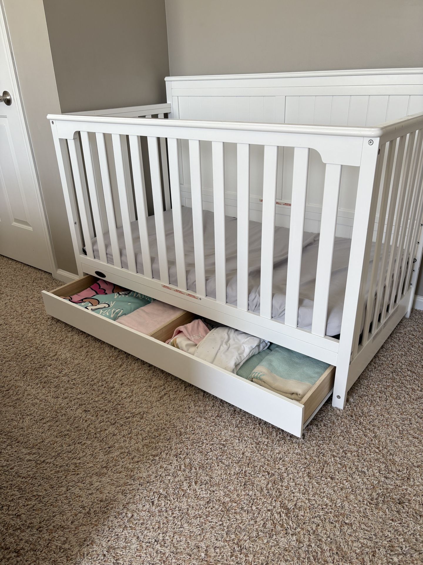 Graco Crib with Drawer