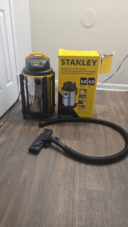STANLEY SHOP VACUUM LIKE NEW EVERYTHING INCLUDED $60***