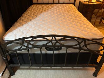 Full size beauty rest mattress in great condition