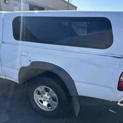 2003 toyota Tacoma Camper Shell 