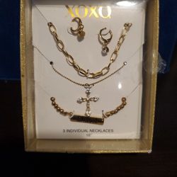 Ladys  Necklaces / Never Use / Pick Up.only