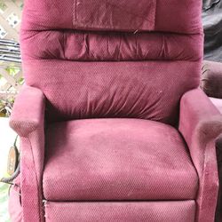 Free  WORKING LIFT  recliners !!!