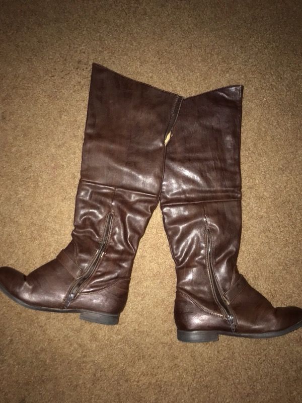 Size 6 brown boots