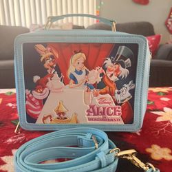 Disney Loungefly — Alice In Wonderland Lunch Box Purse & Wallet 