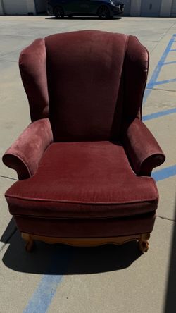 Wing Back Accent Chair