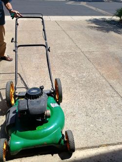 Weedeater lawnmower no bag runs good