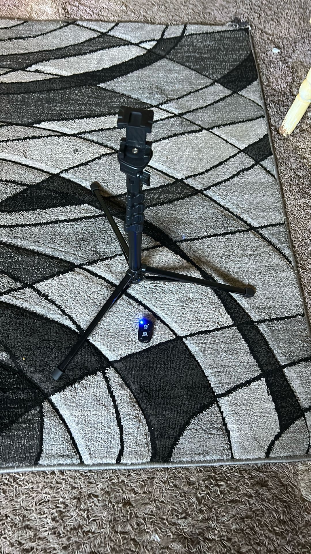 Ubeesize Tripod With Bluetooth Remote 