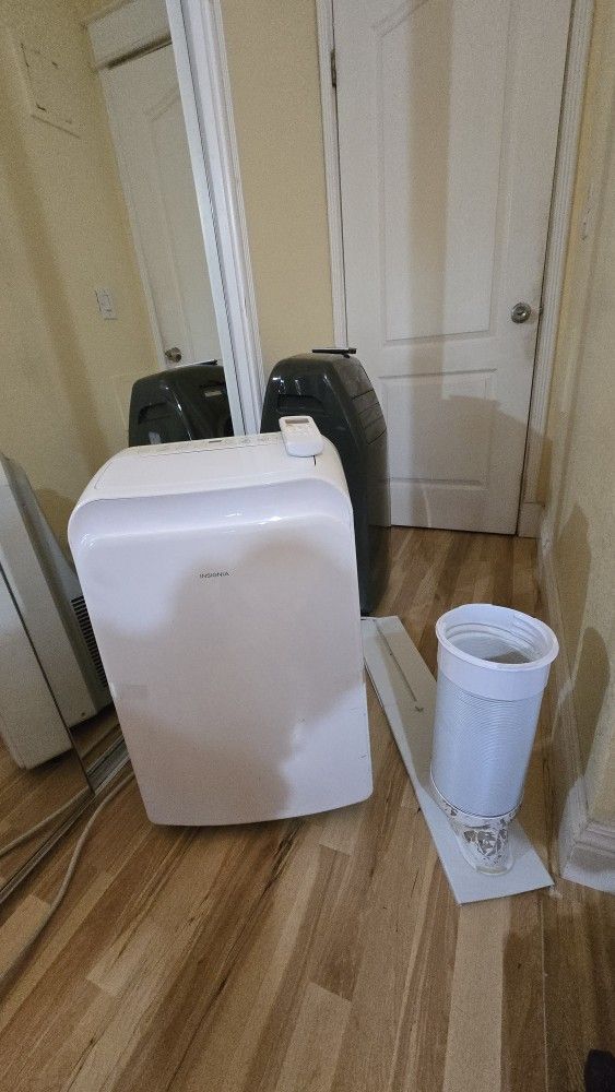 Portable air conditioner by Insignia model  NS-AC07PWH1. 12,000 BTU in excellent working condition