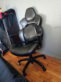 Gaming chair desk chair