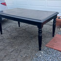Table - Kitchen Room 
