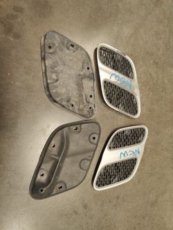 Subaru Impreza Hood Vent Undertray