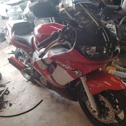 Yamaha R6 Motorcycle 🏍️