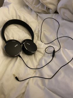 AKG wireless bluetooth headphones