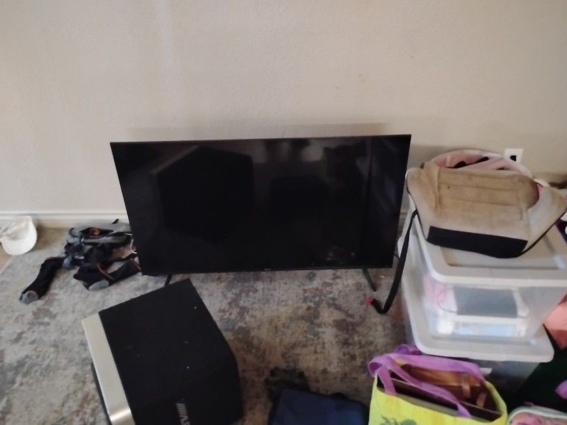 53 Inch Roku New Condition