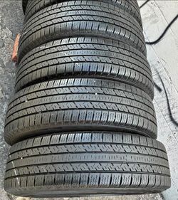 235/80/17 Michelin Selling a set of 4 tires in excellent condition 🫡