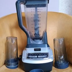 Ninja Works perfectly 1100 Watt Ninja Model BL740 b Blender smoothie maker with two blending cups and blade. Received a food processor as a gift so we
