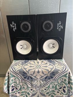 Avantone CLA-10 powered studio monitors