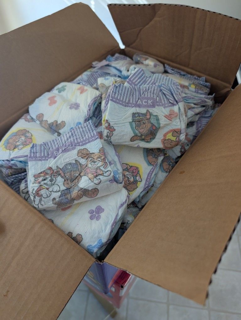 Diapers Newborn & Size 1s