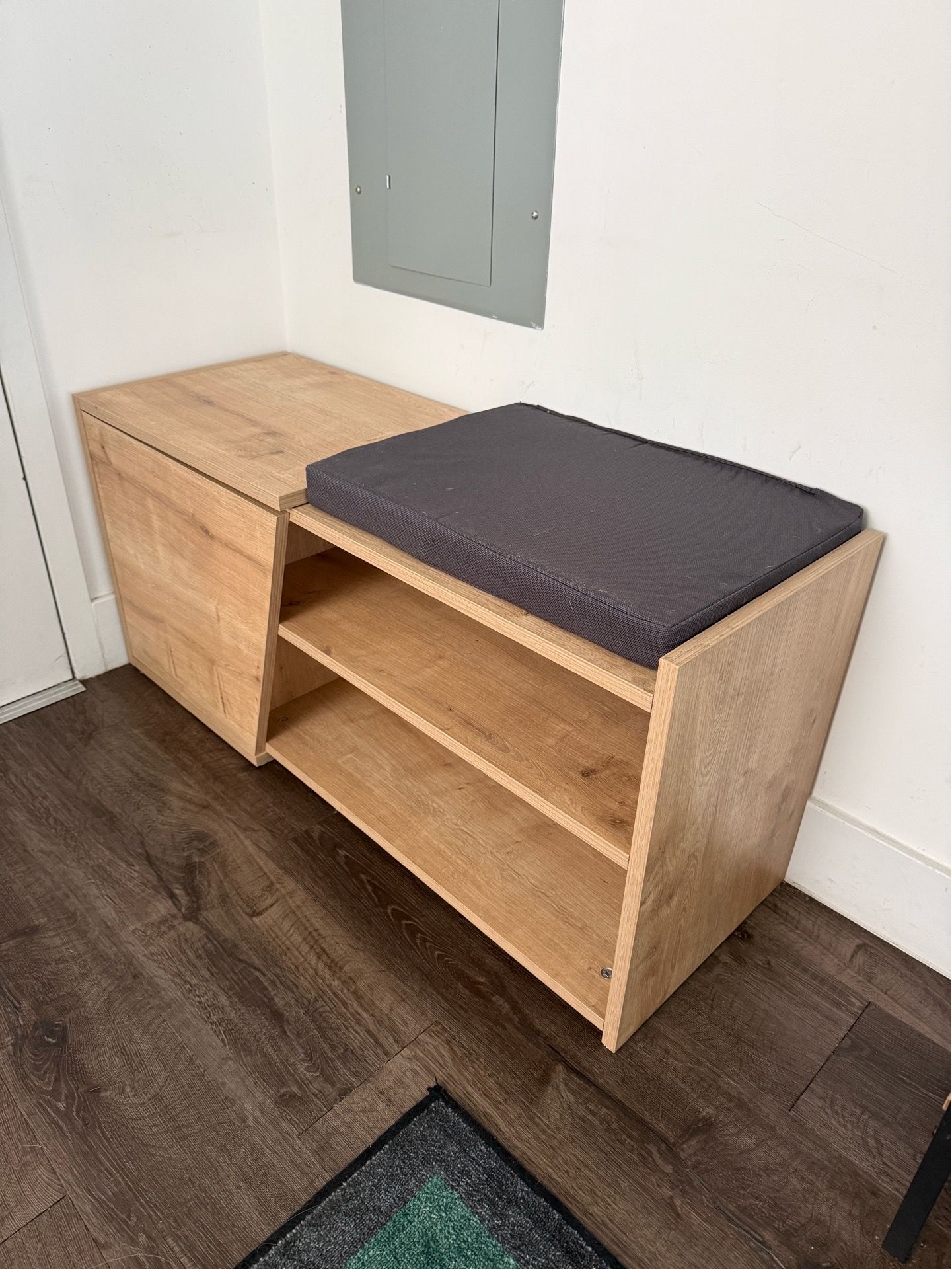 Oak Entryway Shoe Storage Bench with Cushion Seat & Cabinet