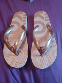 Micheal kors  size 9