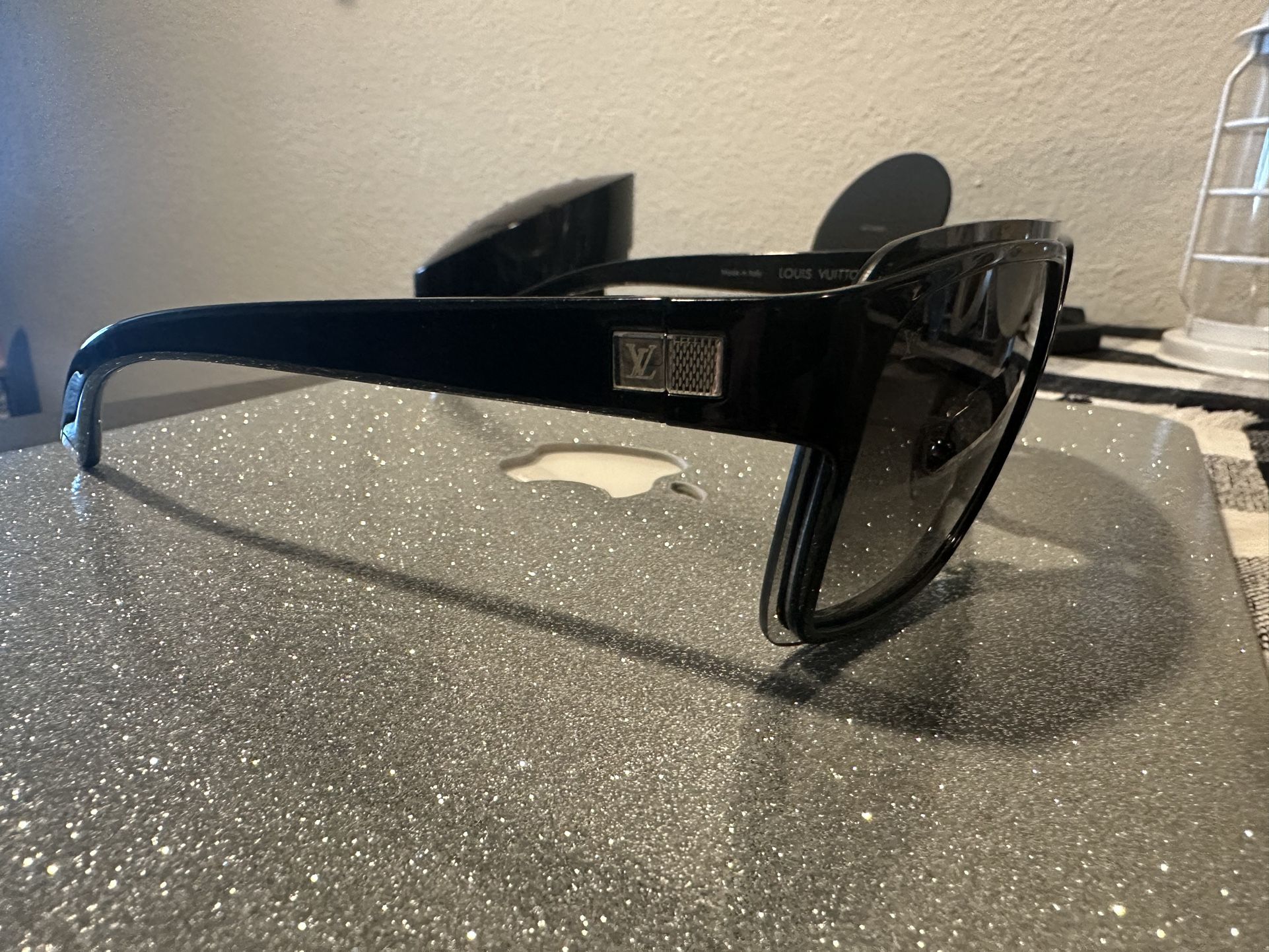 Louis Vuitton Acetate Enigme Z0361U Sunglasses
