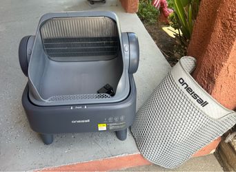 Oneisall Self-Cleaning Cat Litter Box with Mat
