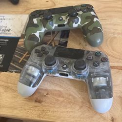 2 PS4 Controllers 