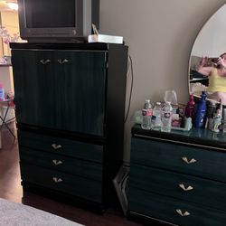 3pc Bedroom Set (free Bed)