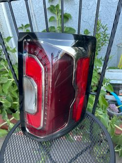 GMC Sierra Denali 2016-2018 tail lights