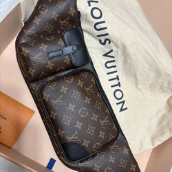 Louis Vuitton Bag (Brand new never used)