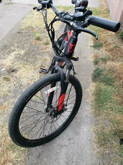 Electric Bike Goes 28mph 40miles range. Keys & charger. $300! Works but need job done. Or sealed in box $1000!. Ebike e-bike works 100% both $1200!