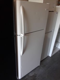 Apartment size New refrigerator new!!