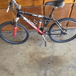Selling a Raleigh Ram 24 mountain bike in great working condition. This is a solid full-suspension bike perfect for youth or smaller riders.