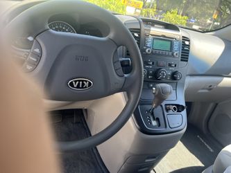 2010 kia sedona