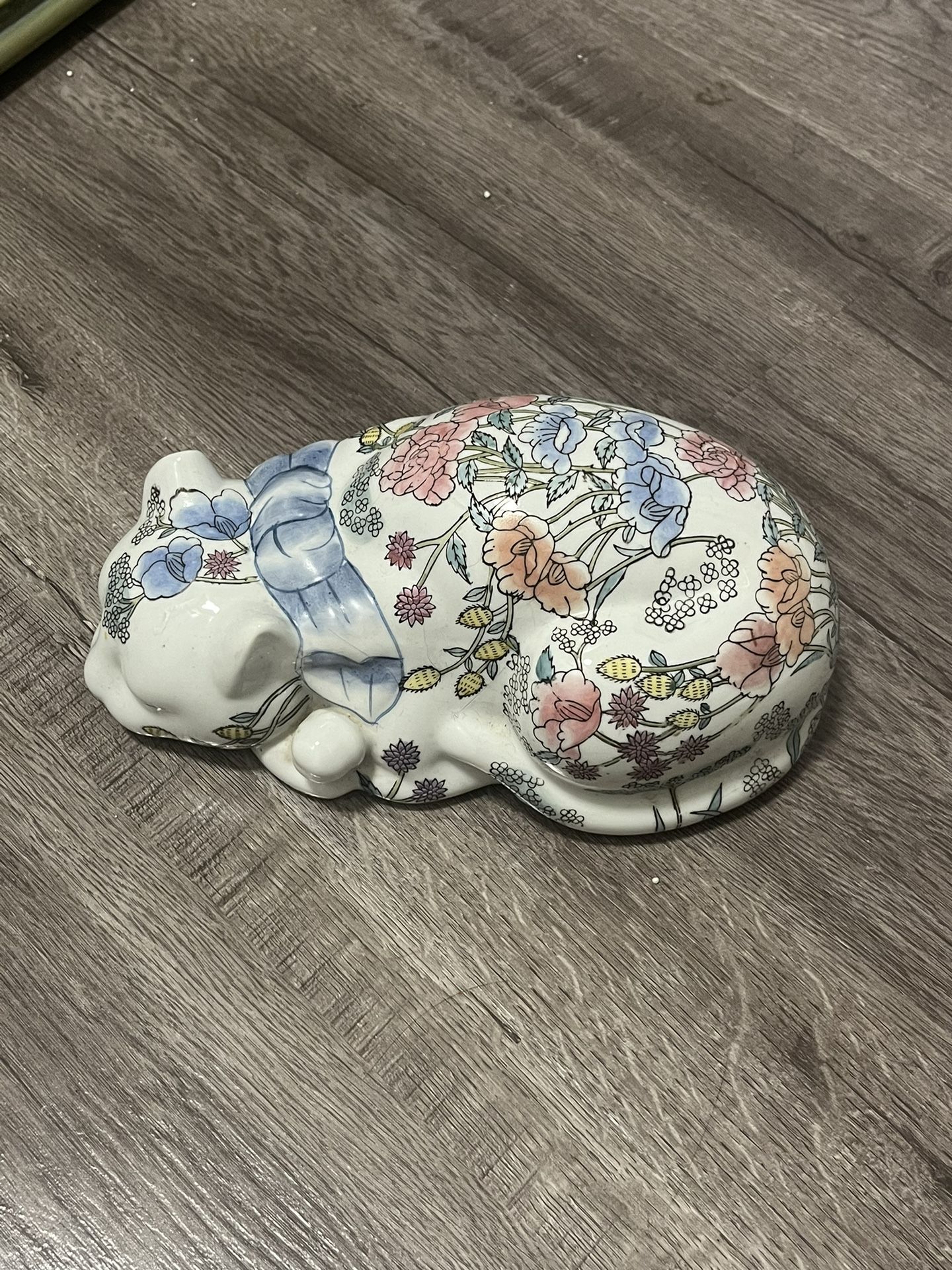 MCM Sleeping Cat Porcelain 