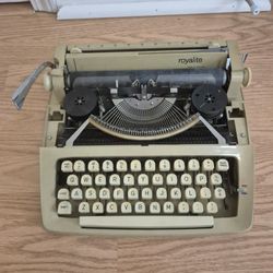 Vintage Royalite Manual Typewriter With case Made In Holland For Repair As Is